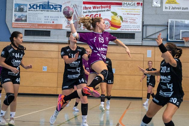 Torwurf Johanna Farkas DHB-Pokal: HSG Hunsrück TuS Metzingen Sohren *** Goal by Johanna Farkas, DHB Cup, HSG Hunsrück vs. TuS Metzingen, Sohren Copyright: xEibner-Pressefotox EP_EFS