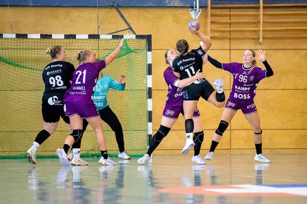 Torwurf DHB-Pokal: HSG Hunsrück TuS Metzingen Sohren *** Goal-Shooting DHB Cup HSG Hunsrück TuS Metzingen Sohren Copyright: xEibner-Pressefotox EP_EFS