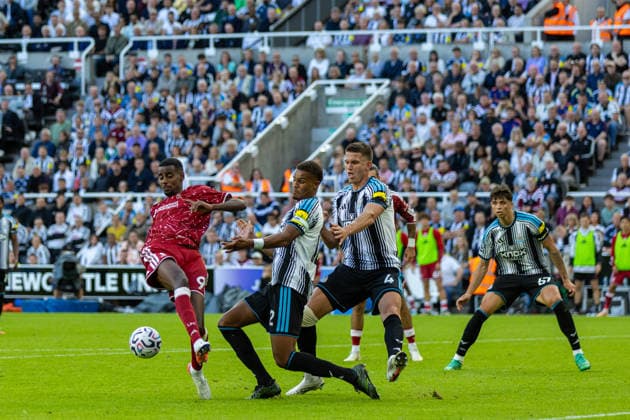 Football - FA Premier League - Newcastle United FC v Liverpool FC NEWCASTLE-UPON-TYNE, ENGLAND - Saturday, August 22, 2026: Liverpool s Alexander Isak during the FA Premier League match between Newcastle United FC and Liverpool FC at St James Park. (Photo by David Rawcliffe Propaganda) NEWCASTLE-UPON-TYNE St James Park TYNE AND WEAR ENGLAND  Copyright: xDavidxRawcliffex P2026-08-23-Newcastle_Liverpool-159