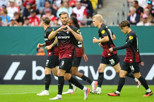 23.08.2026, GER, Fussball, Herren, DFB Pokal , Saison 2026 2027, Fortuna Düsseldorf - SC Freiburg Lucas Höler (SCF) Torjubel, jubelt nach seinem Treffer zum 0:1 *** August 23, 2026, Germany, Soccer, Men s, DFB Cup, 2026–2027 Season, Fortuna Düsseldorf vs. SC Freiburg; Lucas Höler (SCF) celebrates his goal, making the score 0–1 Copyright: xSvenxHanischx