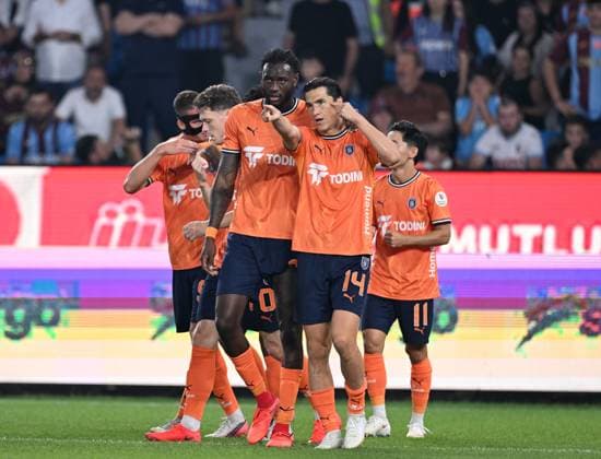 Trabzonspor v Basaksehir - Turkish Super Lig TRABZON, TURKIYE - AUGUST 23: Istanbul Basaksehir s Eldar Shomurodov (14) celebrates a goal with his teammates during the Turkish Super Lig week 2 match between Trabzonspor and Istanbul Basaksehir at Papara Park in Trabzon, Turkiye, on August 23, 2026. Hakan Burak Altunoz Anadolu Trabzon Turkey. Editorial use only. Please get in touch for any other usage.  Copyright: x2026xAnadoluxHakanxBurakxAltunozx