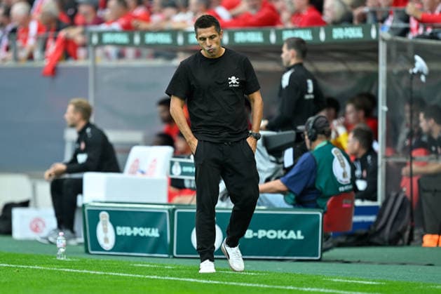 Essen, Stadion an der Hafenstrasse, 23.08.26, GER, Herren, DFB-Pokal, 1.Runde, Saison 2026-2027: RW Essen - FC St.Pauli Bild: Trainer Marcel RAPP (St.Pauli) Only for editorial use! DFB regulations prohibit any use of photographs as image sequences and or quasi-video. Nordrhein-Westfalen Deutschland *** Essen, Stadion an der Hafenstrasse, August 23, 2026, GER, Men s, DFB Cup, Round 1, 2026–2027 Season, RW Essen vs. FC St. Pauli, Photo: Coach Marcel RAPP, St. Pauli. For editorial use only. DFB regulations prohibit any use of photographs as image sequences and or quasi-video. North Rhine-Westphalia, Germany