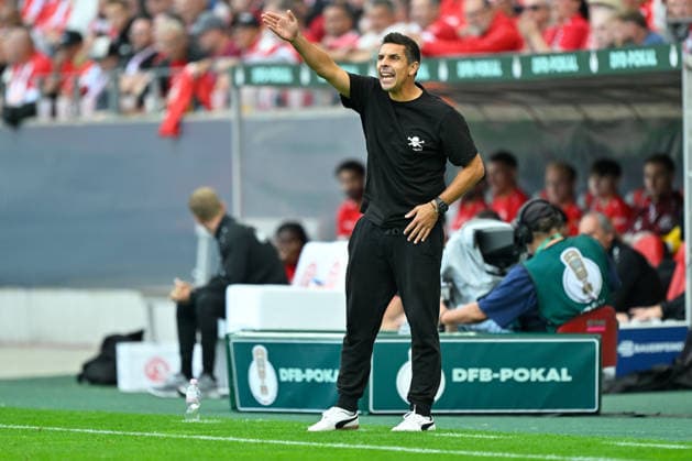 Essen, Stadion an der Hafenstrasse, 23.08.26, GER, Herren, DFB-Pokal, 1.Runde, Saison 2026-2027: RW Essen - FC St.Pauli Bild: Trainer Marcel RAPP (St.Pauli) Only for editorial use! DFB regulations prohibit any use of photographs as image sequences and or quasi-video. Nordrhein-Westfalen Deutschland *** Essen, Stadion an der Hafenstrasse, August 23, 2026, GER, Men s, DFB Cup, Round 1, 2026–2027 Season, RW Essen vs. FC St. Pauli, Photo: Coach Marcel RAPP, St. Pauli. For editorial use only. DFB regulations prohibit any use of photographs as image sequences and or quasi-video. North Rhine-Westphalia, Germany