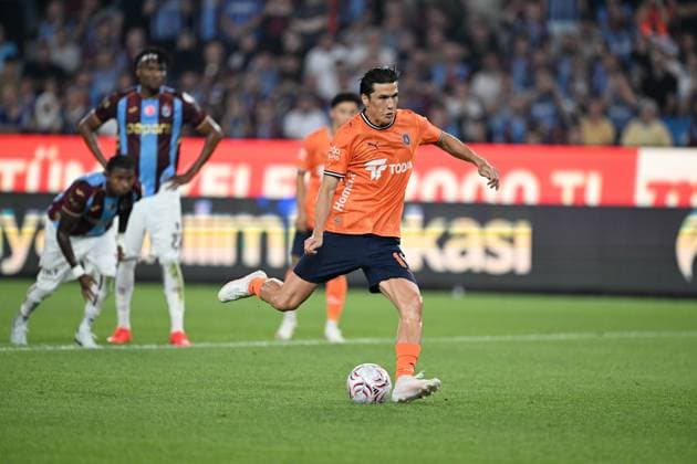 Trabzonspor v Basaksehir - Turkish Super Lig TRABZON, TURKIYE - AUGUST 23: Istanbul Basaksehir s Eldar Shomurodov scores from a penalty kick during the Turkish Super Lig week 2 match between Trabzonspor and Istanbul Basaksehir at Papara Park in Trabzon, Turkiye, on August 23, 2026. Hakan Burak Altunoz Anadolu Trabzon Turkey. Editorial use only. Please get in touch for any other usage.  Copyright: x2026xAnadoluxHakanxBurakxAltunozx
