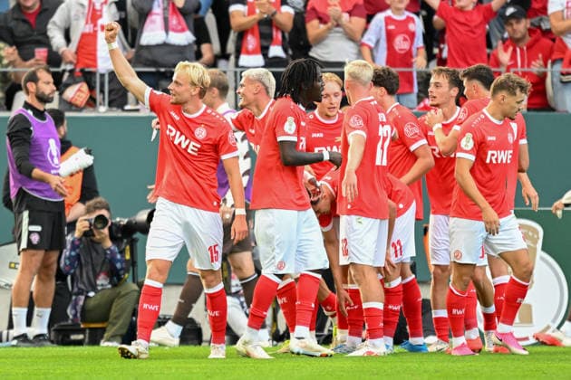 Marek Janssen RWE jubelt nach dem Tor zum 1:0 mit der Mannschaft 23.08.2026 ¢ Fussball ¢ Rot-Weiss Essen vs St. Pauli ¢ DFB-Pokal, Stadion Essen, Essen, DFB DFL REGULATIONS PROHIBIT ANY USE OF PHOTOGRAPHS AS IMAGE SEQUENCES AND OR QUASI-VIDEO NRW Germany *** Marek Janssen of RWE celebrates with his teammates after scoring the 1-0 goal on August 23, 2026 ¢ Soccer ¢ Rot-Weiss Essen vs. St. Pauli ¢ DFB Cup, Essen Stadium, Essen, DFB and DFL regulations prohibit any use of photographs as image sequences and or quasi-video. NRW, Germany Copyright: xpepphotox xHorstxMauelshagenx pep00321, pep_20260823_hm