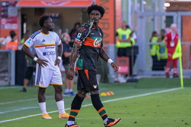 IPA87735052 - A portrait of Thierry Rendall Correia of Venezia in action during the Venezia FC vs. US Lecce Italian Serie A soccer match in Venice, Italy, on August 23, 2026  Copyright: xAlessioxMarini IPAxSportx xx 87735052