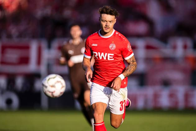 23.08.2026, Fussball, 1. Runde im DFB-Pokal, Rot-Weiss Essen - FC St. Pauli. Jannik Hofmann (Rot-Weiss Essen). Essen Stadion an der Hafenstraße NRW Deutschland xRHR-FOTO DEx *** August 23, 2026, Soccer, 1st Round of the DFB Cup, Rot-Weiss Essen vs. FC St. Pauli, Jannik Hofmann, Rot-Weiss Essen, Essen Stadion an der Hafenstraße, North Rhine-Westphalia, Germany, xRHR PHOTO DEx Copyright: DennisxEwert RHR-FOTOx RHR-FOTO DE