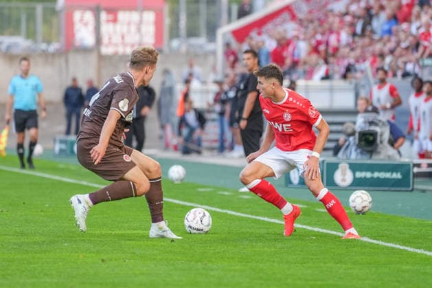 Deutschland: Fussball, DFB-Pokal 2026 27, 1. Runde, Stadion an der Hafenstraße, Essen - Bergeborbeck, Rot-Weiss Essen vs. FC St. Pauli: Semir Telalovic (Rot-Weiss Essen, 17) *** German Soccer, 2026-27 DFB Cup, 1st Round, Stadion an der Hafenstraße, Essen-Bergeborbeck, Rot-Weiss Essen vs. FC St. Pauli, Semir Telalovic (Rot-Weiss Essen), 17 Copyright: xMichelxWittex