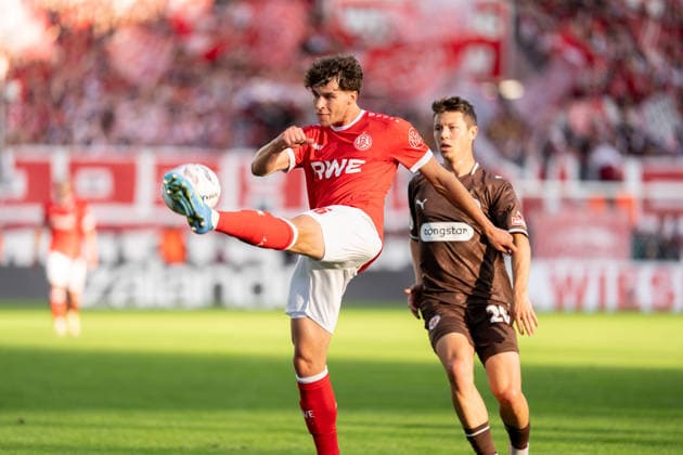 23.08.2026, GER Deutschland, Fussball, Saison 2026 2027, DFB-Pokal 1. Runde RW Essen - St. Pauli Max Geschwill (Rot-Weiss Essen, 6) Essen Stadion an der Hafenstraße Nordrhein-Westfalen (NRW) Deutschland *** August 23, 2026, GER Germany, Soccer, 2026–2027 Season, DFB Cup First Round: RW Essen vs. St. Pauli, Max Geschwill, Rot-Weiss Essen, 6 Essen Stadium on Hafenstraße, North Rhine-Westphalia (NRW), Germany Copyright: xnordphotoxGmbHx xChristianxSchulzex