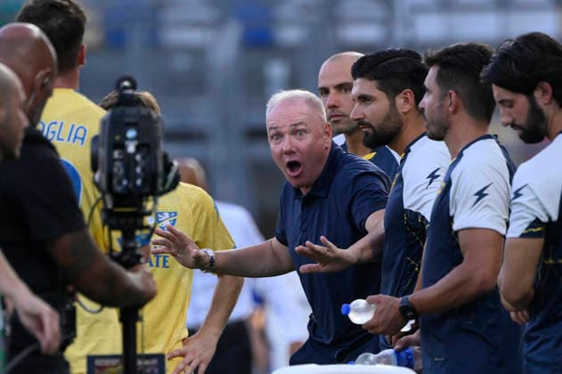 Frosinone s head coach Massimiliano Alvini during the Serie A soccer match between Frosinone and Juventus at the Frosinone™s Benito Stirpe stadium, center Italy - August 23, 2026 - Soccer  Copyright: xFabrizioxCorradetti LaPressex
