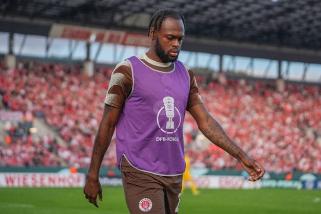 Deutschland: Fussball, DFB-Pokal 2026 27, 1. Runde, Stadion an der Hafenstraße, Essen - Bergeborbeck, Rot-Weiss Essen vs. FC St. Pauli: Ricky-Jade Jones (FC St. Pauli, 26) *** German Soccer, 2026-27 DFB Cup, First Round, Stadion an der Hafenstraße, Essen Bergeborbeck, Rot-Weiss Essen vs. FC St. Pauli (Ricky Jade Jones, FC St. Pauli), 26 Copyright: xMichelxWittex