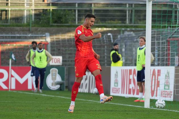 Fußball I Herren I Saison 2026-2027 I DFB-Pokal I 1. Runde I 1. FC Phönix Lübeck - SC Paderborn 07 I 23.08.2026 Stefano Marino (30, SC Paderborn 07) jubelt zum 1:3 Lübeck Stadion an der Lohmühle Schleswig-Holstein Deutschland *** Soccer I Men s Team I 2026–2027 Season I DFB Cup I First Round I 1. FC Phönix Lübeck vs. SC Paderborn 07 I August 23, 2026 Stefano Marino 30, SC Paderborn 07 celebrates a 1–3 victory at Lübeck’s Stadion an der Lohmühle, Schleswig-Holstein, Germany Copyright: xLobeca MaschaxHolmx