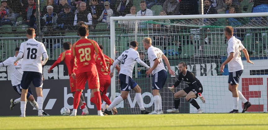 30 Stefano Marino (SC Paderborn 07) erzielt hier das Tor zum 1-3 Fussball, Saison 2026 2027, Maenner, Herren, DFB Pokal, 1. Hauptrunde, Stadion Lohmuehle, Phoenix Luebeck gegen SC Paderborn DFL REGULATIONS PROHIBIT ANY USE OF PHOTOGRAPHS AS IMAGE SEQUENCES AND OR QUASI-VIDEO. *** 30 Stefano Marino of SC Paderborn 07 scores the goal to make it 1–3. Soccer, 2026–2027 season, Men’s, DFB Cup, First Round, Lohmühle Stadium, Phoenix Lübeck vs. SC Paderborn DFL REGULATIONS PROHIBIT ANY USE OF PHOTOGRAPHS AS IMAGE SEQUENCES AND OR QUASI-VIDEO