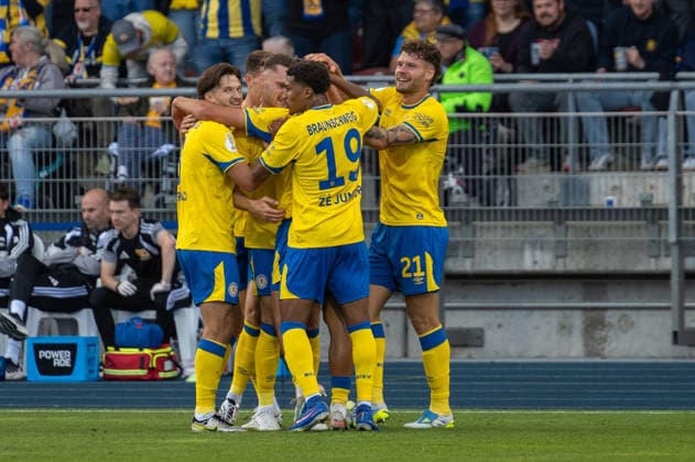 Deutschland: Fussball DFB-Pokal, 1. Runde 2026 2027, Eintracht Braunschweig - 1. FC Union Berlin am 23.08.2026 in Braunschweig (Eintracht-Stadion): Tor zum 1:0 Max Marie (Eintracht Braunschweig, 15) Jubel, Freude, Torjubel, Emotionen *** Germany Soccer DFB Cup, First Round 2026–2027, Eintracht Braunschweig vs. FC Union Berlin on August 23, 2026, at Eintracht Stadium in Braunschweig; 1-0 goal by Max Marie of Eintracht Braunschweig, 15; Cheering, joy, goal celebration, emotions Copyright: xSvenxHeidmannx