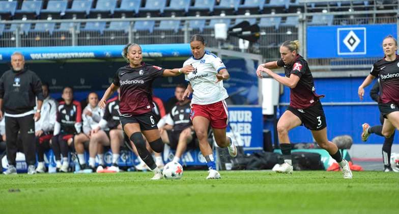 Foto : am Ball Melina KRÜGER (HSV) gegen Nicole OJUKWU und rechts ... Alina AXTMANN ( beide Freiburg ) Fussball Pixel Bundesliga der Frauen 1. Spieltag am So. 23.08.2026 Hamburger SV - SC Freiburg *** Photo: Melina KRÜGER (HSV) with the ball against Nicole OJUKWU and, on the right, Alina AXTMANN (both SC Freiburg). Soccer Pixel Women s Bundesliga, Matchday 1, Sunday, August 23, 2026: Hamburger SV vs. SC Freiburg