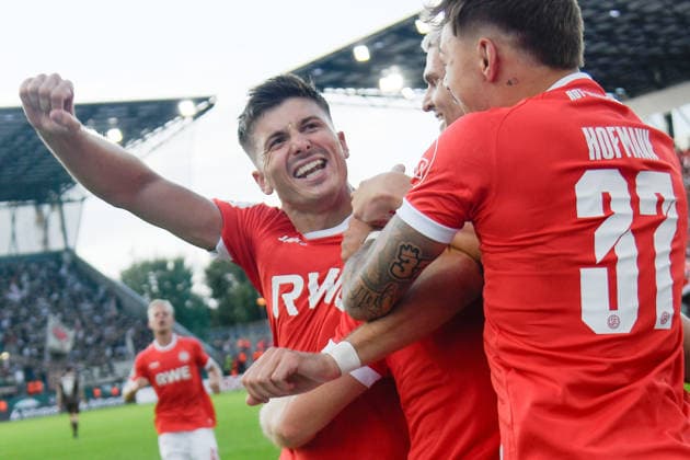 Semir Telalovic (Essen 17) jubelt nach dem Tor zum 2:0 mit der Mannschaft 23.08.2026 ¢ Fussball ¢ Rot-Weiss Essen vs St. Pauli ¢ DFB-Pokal, Stadion Essen, Essen, DFB DFL REGULATIONS PROHIBIT ANY USE OF PHOTOGRAPHS AS IMAGE SEQUENCES AND OR QUASI-VIDEO NRW Germany *** Semir Telalovic of Essen celebrates with his teammates after scoring the 2-0 goal on August 23, 2026 ¢ Soccer ¢ Rot-Weiss Essen vs. St. Pauli ¢ DFB Cup, Essen Stadium, Essen, DFB and DFL regulations prohibit any use of photographs as image sequences and or quasi-video. NRW, Germany Copyright: xpepphotox xHorstxMauelshagenx pep00321, pep_20260823_hm