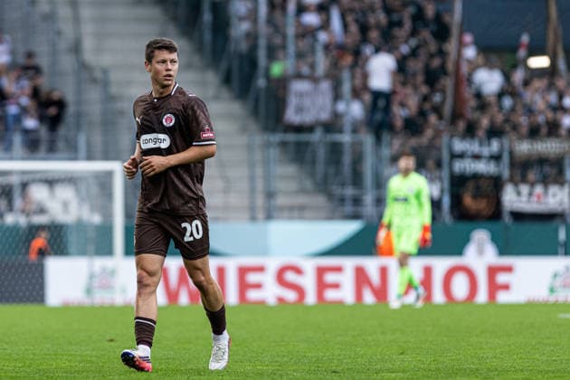 DFB-Pokal, 2026 2027, 1. Runde: Rot-Weiss Essen - FC St. Pauli; 23.08.2026 Mathias Rasmussen (FC St. Pauli, 20) DFB-Pokal, 2026 2027, 1. Runde: Rot-Weiss Essen - FC St. Pauli; Stadion an der Hafenstraße, Essen; 23.08.2026 DFB regulations prohibit any use of photographs as image sequences and or quasi video. *** DFB Cup, 2026–2027, 1st Round: Rot-Weiss Essen vs. FC St. Pauli, August 23, 2026; Mathias Rasmussen, FC St. Pauli, 20 DFB Cup, 2026–2027, First Round: Rot-Weiss Essen vs. FC St. Pauli, Stadion an der Hafenstraße, Essen, August 23, 2026. DFB regulations prohibit any use of photographs as image sequences and or quasi-video. Copyright: xBEAUTIFULxSPORTS Buriakovx