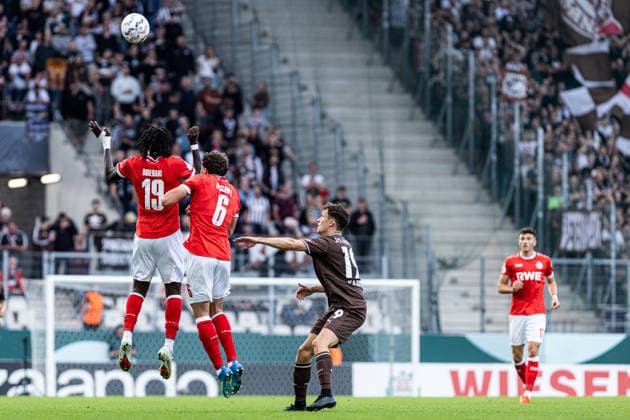 DFB-Pokal, 2026 2027, 1. Runde: Rot-Weiss Essen - FC St. Pauli; 23.08.2026 Franci Bouebari (Rot-Weiss Essen, 19), Max Geschwill (Rot-Weiss Essen, 6), Martijn Kaars (FC St. Pauli, 19) DFB-Pokal, 2026 2027, 1. Runde: Rot-Weiss Essen - FC St. Pauli; Stadion an der Hafenstraße, Essen; 23.08.2026 DFB regulations prohibit any use of photographs as image sequences and or quasi video. *** DFB Cup, 2026–2027, First Round: Rot-Weiss Essen vs. FC St. Pauli, August 23, 2026—Franci Bouebari (Rot-Weiss Essen, 19), Max Geschwill (Rot-Weiss Essen, 6), Martijn Kaars (FC St. Pauli, 19)—DFB Cup, 2026–2027, First Round: Rot-Weiss Essen vs. FC St. Pauli, Stadion an der Hafenstraße, Essen, August 23, 2026. DFB regulations prohibit any use of photographs as image sequences and or quasi-video. Copyright: xBEAUTIFULxSPORTS Buriakovx