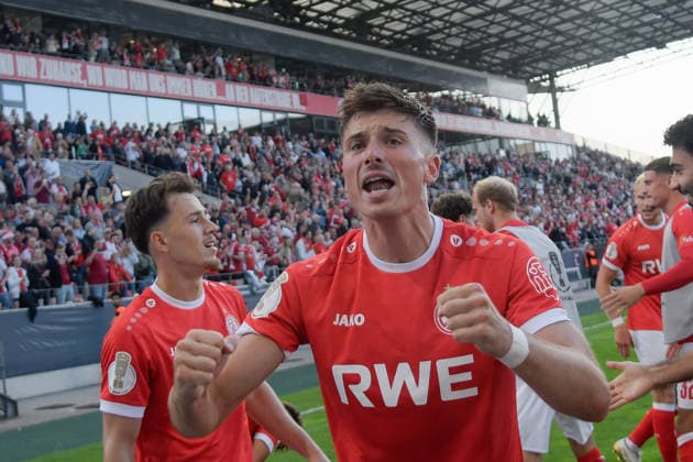 Semir Telalovic (Essen 17) jubelt nach dem Tor zum 2:0 23.08.2026 ¢ Fussball ¢ Rot-Weiss Essen vs St. Pauli ¢ DFB-Pokal, Stadion Essen, Essen, DFB DFL REGULATIONS PROHIBIT ANY USE OF PHOTOGRAPHS AS IMAGE SEQUENCES AND OR QUASI-VIDEO NRW Germany *** Semir Telalovic of Essen celebrates after scoring the goal that made the score 2–0 on August 23, 2026 ¢ Soccer ¢ Rot-Weiss Essen vs. St. Pauli ¢ DFB Cup, Essen Stadium, Essen, DFB and DFL regulations prohibit any use of photographs as image sequences and or quasi-video. NRW, Germany Copyright: xpepphotox xHorstxMauelshagenx pep00321, pep_20260823_hm