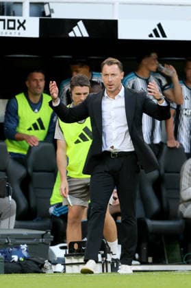 Newcastle United v Liverpool - Premier League 2026 27 Matthias Jaissle, Manager of Newcastle United reacts on the side line during the Premier League 2026 27 match between Newcastle United and Liverpool FC at St James Park on August 23, 2026 in Newcastle upon Tyne, England. WARNING! This Photograph May Only Be Used For Newspaper And Or Magazine Editorial Purposes. May Not Be Used For Publications Involving 1 player, 1 Club Or 1 Competition Without Written Authorisation From Football DataCo Ltd. For Any Queries, Please Contact Football DataCo Ltd on +44 (0) 207 864 9121 Newcastle upon Tyne St. James Park England United Kingdom Copyright: xAllstarxPicturexLibraryxLtdx