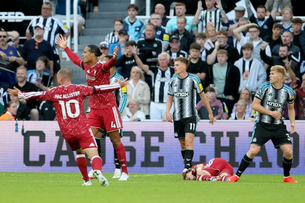 Newcastle United v Liverpool - Premier League 2026 27 Alexis Mac Allister and Virgil van Dijk of Liverpool appleal for a penalty after foul on Victor Munoz of Liverpool by Lewis Hall of Newcastle United during the Premier League 2026 27 match between Newcastle United and Liverpool FC at St James Park on August 23, 2026 in Newcastle upon Tyne, England. WARNING! This Photograph May Only Be Used For Newspaper And Or Magazine Editorial Purposes. May Not Be Used For Publications Involving 1 player, 1 Club Or 1 Competition Without Written Authorisation From Football DataCo Ltd. For Any Queries, Please Contact Football DataCo Ltd on +44 (0) 207 864 9121 Newcastle upon Tyne St. James Park England United Kingdom Copyright: xAllstarxPicturexLibraryxLtdx