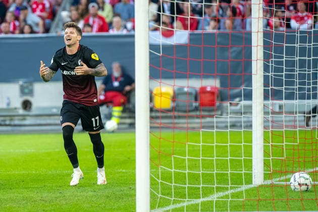 Lukas Kuebler (SC Freiburg, 17) bejubelt das Tor zum 3:0. Fortuna Duesseldorf vs. SC Freiburg, Fussball, DFB-Pokal, 1. Runde, Saison 2026 2027, 23.08.2026 DFL DFB Regulations prohibit any use of Photographs as image sequences and or Quasivideo Fortuna Duesseldorf vs. SC. Freiburg, DFB-Pokal, 1. Runde, Saison 2026 2027, 23.08.2026 Duesseldorf *** Lukas Kuebler (SC Freiburg), 17, celebrates the goal that made it 3–0 in the match between Fortuna Düsseldorf and SC Freiburg, soccer, DFB Cup, 1st round, 2026–2027 season, August 23, 2026 DFL DFB regulations prohibit any use of photographs as image sequences and or quasi-video: Fortuna Düsseldorf vs. SC Freiburg, DFB Cup, Round 1, 2026–2027 season, August 23, 2026, Düsseldorf Copyright: xEibner-Pressefoto ThomasxHaeslerx EP_THR
