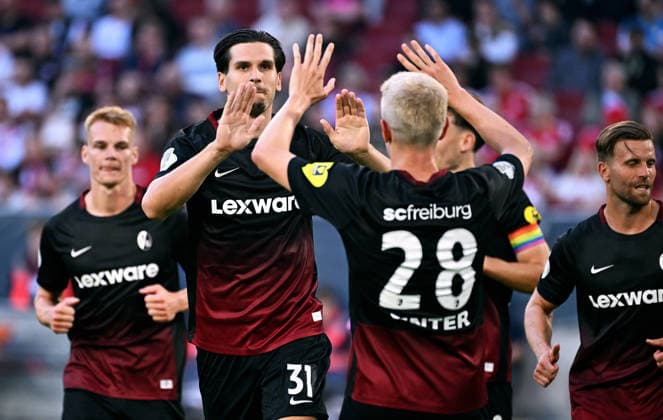 Düsseldorf, Germany, DFB Cup, 1. Round, Merkur-Spiel-Arena Düsseldorf, Fortuna Düsseldorf vs SC Freiburg; Igor Matanovic (SCF) celebrates after scoring the 1-0 goal. Celebration, Joy, Action. *** Düsseldorf, Germany, DFB Cup, 1st Round, Merkur Spiel Arena Düsseldorf, Fortuna Düsseldorf vs. SC Freiburg: Igor Matanovic (SCF) celebrates after scoring the 1-0 goal. Celebration, Joy, Action