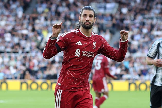 Newcastle v Liverpool 22 August 2026, Newcastle - Premier League Football - Newcastle United v Liverpool - Dominik Szoboszlai of Liverpool celebrates scoring their equalising goal from the penalty spot - Photo: Charlotte Wilson Offside. Newcastle UK *** Newcastle gegen Liverpool, 22. August 2026, Newcastle, Premier League, Fußball: Newcastle United gegen Liverpool – Dominik Szoboszlai von Liverpool jubelt nach seinem Ausgleichstreffer per Elfmeter. Foto: Charlotte Wilson, Offside, Newcastle, Großbritannien  Copyright: xCharlottexWilsonx xOffsidexOffside