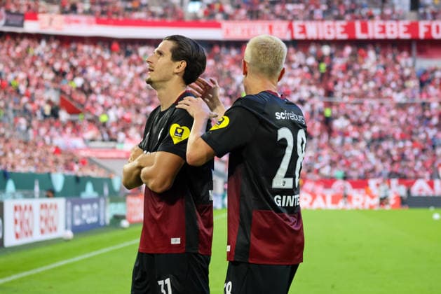 23.08.2026, xfanx, Fussball DFB Pokal 1.Runde, Fortuna Duesseldorf - SC Freiburg v.l. Torschütze Igor Matanovic (Freiburg) macht das Tor zum 2:0 für Freiburg und jubelt mit Matthias Ginter (Freiburg) (DFL DFB REGULATIONS PROHIBIT ANY USE OF PHOTOGRAPHS as IMAGE SEQUENCES and or QUASI-VIDEO) Duesseldorf *** August 23, 2026, xfanx, Soccer DFB Cup First Round, Fortuna Düsseldorf vs. SC Freiburg – Goal scorer Igor Matanovic scores the 2–0 goal for Freiburg and celebrates with Matthias Ginter. Freiburg. DFL and DFB regulations prohibit any use of photographs as image sequences and or quasi-video. Duesseldorf