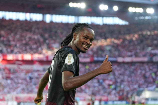 Jordy Makengo (SC Freiburg, 33) Torjubel, Emotionen, Torschuss, Abschluss, Torerfolg, Tor, Treffer, Daumen hoch , Deutschland, Fußball, 1. Runde, DFB Pokal, 2026 2027, Fortuna Düsseldorf vs. SC Freiburg, 23.08.2026, Merkur Spiel-Arena, Düsseldorf Düsseldorf Merkur Spiel-Arena Nordrhein-Westfalen Deutschland *** Jordy Makengo, SC Freiburg, 33, goal celebration, emotions, shot on goal, finish, goal scored, goal, hit, thumbs up, Germany, soccer, Round 1, DFB Cup, 2026–2027, Fortuna Düsseldorf vs. SC Freiburg, August 23, 2026, Merkur Spiel Arena, Düsseldorf, North Rhine-Westphalia, Germany Copyright: xArnexAmbergx