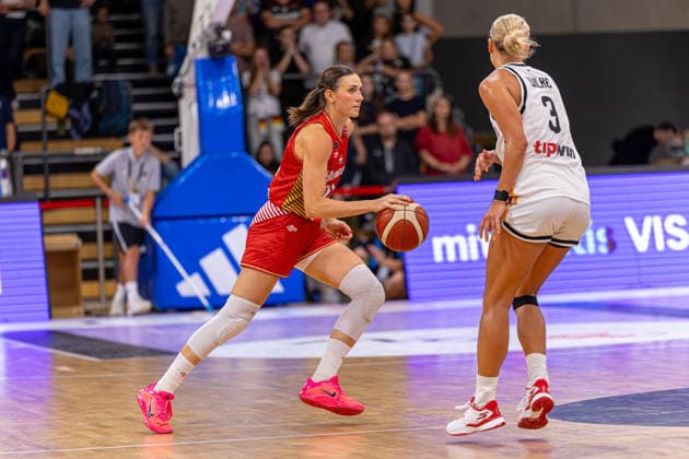 GOETTINGEN, GERMANY - AUGUST 23: Reka Lelik (Hungary, 21) with ball against Alexandra Wilke (Germany, 3) during the exhibition game, match between Germany vs. Hungary at Sparkassen-Arena on August 23, 2026 in Goettingen, Germany. Lower Saxony Germany Copyright: xBEAUTIFULxSPORTS Freudensteinx