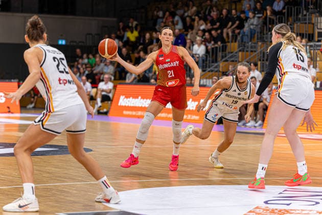 GOETTINGEN, GERMANY - AUGUST 23: Reka Lelik (Hungary, 21) with ball during the exhibition game, match between Germany vs. Hungary at Sparkassen-Arena on August 23, 2026 in Goettingen, Germany. Lower Saxony Germany Copyright: xBEAUTIFULxSPORTS Freudensteinx