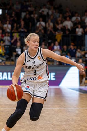 GOETTINGEN, GERMANY - AUGUST 23: Emma Eichmeyer (Germany, 9) with ball during the exhibition game, match between Germany vs. Hungary at Sparkassen-Arena on August 23, 2026 in Goettingen, Germany. Lower Saxony Germany Copyright: xBEAUTIFULxSPORTS Freudensteinx