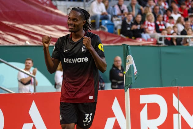23.08.2026, GER, Fussball, Herren, DFB Pokal , Saison 2026 2027, Fortuna Düsseldorf - SC Freiburg Jordy Makengo (SCF) Torjubel, jubelt nach seinem Treffer zum 0:4 *** August 23, 2026, GER, Soccer, Men s, DFB Cup, 2026–2027 Season, Fortuna Düsseldorf vs. SC Freiburg; Jordy Makengo (SCF) celebrates his goal, making the score 0–4 Copyright: xSvenxHanischx