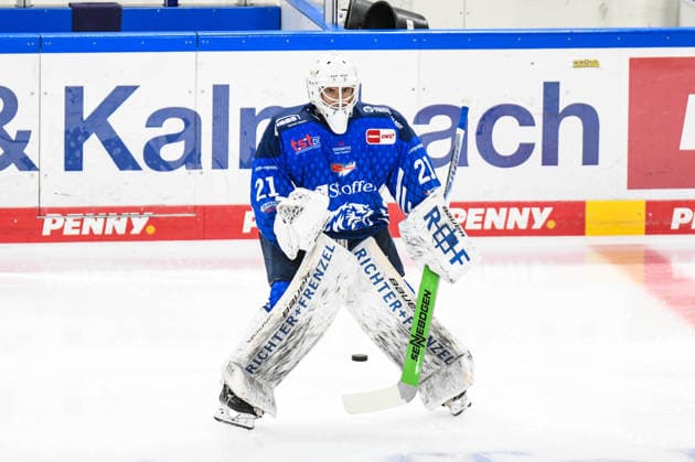 Straubing Tigers vs. Grizzlys Wolfsburg, Eishockey, Deutsche Eishockey Liga, Penny DEL, Vorbereitungsspiel, Gaeuboden Cup, Saison 2026 2027 am 23.08.2026 Sebastian Wieber (Straubing Tigers), Eishockey Herren, Deutsche Eishockey Liga, Penny DEL, Vorbereitungsspiel, Gaeuboden Cup, Saison 2026 2027 am 23.08.2026 im Eisstadion am Pulverturm, Straubing Tigers (blau) gegen Grizzlys Wolfsburg (beige) *** Straubing Tigers vs. Grizzlys Wolfsburg, Ice Hockey, German Ice Hockey League, Penny DEL, Preseason Game, Gaeuboden Cup, 2026–2027 Season on August 23, 2026, Sebastian Wieber, Straubing Tigers, Men s Ice Hockey, German Ice Hockey League, Penny DEL, preseason game, Gaeuboden Cup, 2026–2027 season on August 23, 2026, at the Eisstadion am Pulverturm, Straubing Tigers (blue) vs. Grizzlys Wolfsburg (beige)
