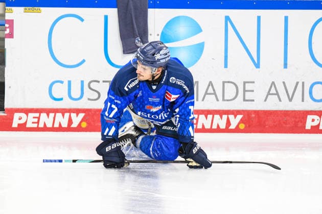 Straubing Tigers vs. Grizzlys Wolfsburg, Eishockey, Deutsche Eishockey Liga, Penny DEL, Vorbereitungsspiel, Gaeuboden Cup, Saison 2026 2027 am 23.08.2026 Adrian Klein (Straubing Tigers), Eishockey Herren, Deutsche Eishockey Liga, Penny DEL, Vorbereitungsspiel, Gaeuboden Cup, Saison 2026 2027 am 23.08.2026 im Eisstadion am Pulverturm, Straubing Tigers (blau) gegen Grizzlys Wolfsburg (beige) *** Straubing Tigers vs. Grizzlys Wolfsburg, Ice Hockey, German Ice Hockey League, Penny DEL, Preseason Game, Gaeuboden Cup, 2026–2027 Season on August 23, 2026, Adrian Klein, Straubing Tigers, Men s Ice Hockey, German Ice Hockey League, Penny DEL, Preseason Game, Gaeuboden Cup, 2026–2027 Season on August 23, 2026, at the Eisstadion am Pulverturm, Straubing Tigers (blue) vs. Grizzlys Wolfsburg (beige)