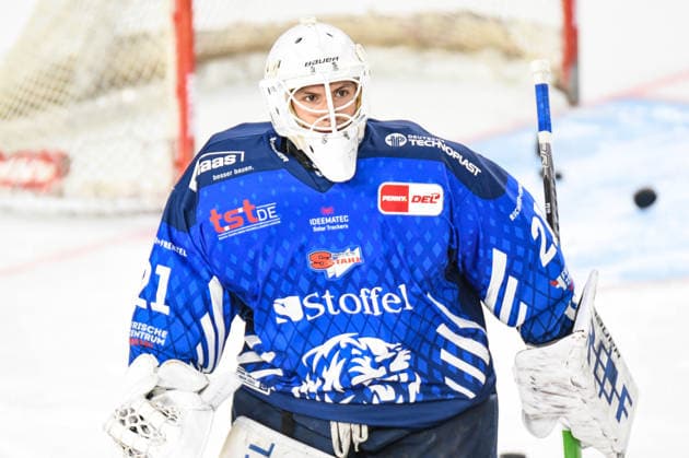 Straubing Tigers vs. Grizzlys Wolfsburg, Eishockey, Deutsche Eishockey Liga, Penny DEL, Vorbereitungsspiel, Gaeuboden Cup, Saison 2026 2027 am 23.08.2026 Sebastian Wieber (Straubing Tigers), Eishockey Herren, Deutsche Eishockey Liga, Penny DEL, Vorbereitungsspiel, Gaeuboden Cup, Saison 2026 2027 am 23.08.2026 im Eisstadion am Pulverturm, Straubing Tigers (blau) gegen Grizzlys Wolfsburg (beige) *** Straubing Tigers vs. Grizzlys Wolfsburg, Ice Hockey, German Ice Hockey League, Penny DEL, Preseason Game, Gaeuboden Cup, 2026–2027 Season on August 23, 2026, Sebastian Wieber, Straubing Tigers, Men s Ice Hockey, German Ice Hockey League, Penny DEL, Preseason Game, Gaeuboden Cup, 2026–2027 Season on August 23, 2026, at the Eisstadion am Pulverturm; Straubing Tigers (blue) vs. Grizzlys Wolfsburg (beige)