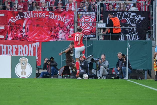 Deutschland: Fussball, DFB-Pokal 2026 27, 1. Runde, Stadion an der Hafenstraße, Essen - Bergeborbeck, Rot-Weiss Essen vs. FC St. Pauli: Semir Telalovic (Rot-Weiss Essen, 17) *** German Soccer, 2026–27 DFB Cup, First Round, Stadion an der Hafenstraße, Essen-Bergeborbeck, Rot-Weiss Essen vs. FC St. Pauli, Semir Telalovic (Rot-Weiss Essen), 17 Copyright: xMichelxWittex