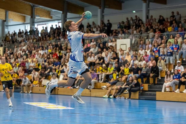 23.08.2026 DHB-Pokal 2026 27 1. Runde TSV Altenholz - VFL Lübeck - Schwartau 25 : 37 (Altenholz in Gelb, Lübeck in Weiß) Leonard Zink Altenholz Edgar-Meschkat-Halle, Danziger S Schleswig Holstein Deutschland *** August 23, 2026 DHB Cup 2026, Round 1: TSV Altenholz vs. VFL Lübeck Schwartau, 25–37. Altenholz in yellow, Lübeck in white. Leonard Zink (Altenholz), Edgar Meschkat (Lübeck). Venue: Danziger S, Schleswig-Holstein, Germany