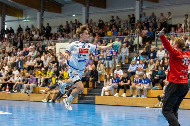 23.08.2026 DHB-Pokal 2026 27 1. Runde TSV Altenholz - VFL Lübeck - Schwartau 25 : 37 (Altenholz in Gelb, Lübeck in Weiß) Leonard Zink Altenholz Edgar-Meschkat-Halle, Danziger S Schleswig Holstein Deutschland *** August 23, 2026 DHB Cup 2026, Round 1: TSV Altenholz vs. VFL Lübeck Schwartau, 25–37. Altenholz in yellow, Lübeck in white. Leonard Zink (Altenholz), Edgar Meschkat (Lübeck). Venue: Danziger S, Schleswig-Holstein, Germany