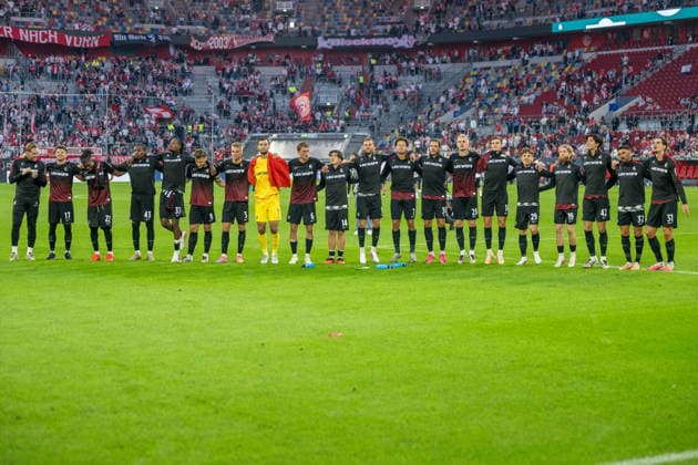 Die Freiburger Spieler feiern den Sieg vor ihrer Fankurve. Fortuna Duesseldorf vs. SC Freiburg, Fussball, DFB-Pokal, 1. Runde, Saison 2026 2027, 23.08.2026 DFL DFB Regulations prohibit any use of Photographs as image sequences and or Quasivideo Fortuna Duesseldorf vs. SC. Freiburg, DFB-Pokal, 1. Runde, Saison 2026 2027, 23.08.2026 Duesseldorf *** The Freiburg players celebrate their victory in front of their fan section. Fortuna Düsseldorf vs. SC Freiburg, Soccer, DFB Cup, 1st Round, 2026–2027 Season, August 23, 2026 DFL DFB regulations prohibit any use of photographs as image sequences and or quasi-video Fortuna Düsseldorf vs. SC Freiburg, DFB Cup, Round 1, 2026–2027 season, August 23, 2026, Düsseldorf Copyright: xEibner-Pressefoto ThomasxHaeslerx EP_THR