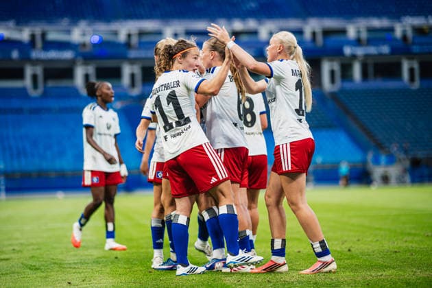 Google Pixel Frauen-Bundesliga: Hamburger SV vs. SC Freiburg, 23.08.2026 TOR, JUBEL zum 1:1 durch Nikola Karczewska (Hamburger SV, 20); Fußball, Google Pixel Frauen-Bundesliga, 1. Spieltag: Hamburger SV vs. SC Freiburg am 23.08.2026 im Volksparkstadion, Hamburg DFB REGULATIONS PROHIBIT ANY USE OF PHOTOGRAPHS AS IMAGE SEQUENCES AND OR QUASI-VIDEO. *** Google Pixel Women s Bundesliga: Hamburger SV vs. SC Freiburg, August 23, 2026 — GOAL, CELEBRATION for the 1-1 equalizer by Nikola Karczewska (Hamburger SV), 20 Soccer, Google Pixel Women s Bundesliga, Matchday 1: Hamburger SV vs. SC Freiburg on August 23, 2026, at the Volksparkstadion, Hamburg. DFB regulations prohibit any use of photographs as image sequences and or quasi-video. Copyright: xBEAUTIFULxSPORTS Tonhäuserx