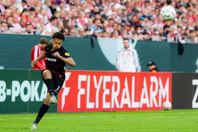 Fortuna Düsseldorf v SC Freiburg - DFB-Pokal First Round Yuito Suzuki of SC Freiburg in action during the DFB-Pokal First Round match between Fortuna Düsseldorf and SC Freiburg at Merkur Spiel-Arena in Düsseldorf, Germany, August 23, 2026. Dusseldorf Merkur Spiel-Arena North Rhine-Westphalia Germany Copyright: xTaiseixIwamotox