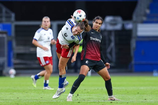 v.li.: Pauline Machtens (Hamburger SV, HSV, 28) und Sabah Seghir (SC Freiburg, 9) im Zweikampf, Duell, Dynamik, Aktion, Action, Spielszene, DIE DFB-RICHTLINIEN UNTERSAGEN JEGLICHE NUTZUNG VON FOTOS ALS SEQUENZBILDER UND ODER VIDEOÄHNLICHE FOTOSTRECKEN. DFB REGULATIONS PROHIBIT ANY USE OF PHOTOGRAPHS AS IMAGE SEQUENCES AND OR QUASI-VIDEO., 23.08.2026, Hamburg (Deutschland), Fussball, Google Pixel Frauen-Bundesliga, Hamburger SV - SC Freiburg *** From left: Pauline Machtens of Hamburger SV (HSV), 28, and Sabah Seghir of SC Freiburg, 9, in a one-on-one battle, duel, dynamic moment, action, game scene, DFB REGULATIONS PROHIBIT ANY USE OF PHOTOGRAPHS AS IMAGE SEQUENCES AND OR VIDEO-LIKE PHOTO SERIES, DFB REGULATIONS PROHIBIT ANY USE OF PHOTOGRAPHS AS IMAGE SEQUENCES AND OR QUASI-VIDEO, August 23, 2026, Hamburg, Germany, Soccer, Google Pixel Women’s Bundesliga, Hamburger SV vs. SC Freiburg xobx