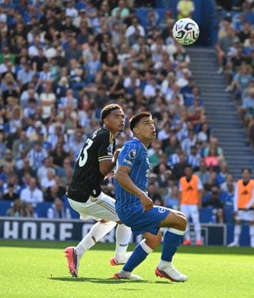 Villa s George Hemmings watches whilst Diego Gomez of Brighton pounces on the loose ball during the Premier League match between Brighton and Hove Albion and Aston Villa at the American Express Stadium, Brighton UK - Sunday 23rd August 2026 Brighton v Aston Villa Premier League Football, Amex Stadium, Sussex, UK - 23 Aug 2026Brighton Amex Stadium Sussex United Kingdom EDITORIAL USE ONLY No use with unauthorised audio, video, data, fixture lists, club league logos or live services. Online in-match use limited to 120 images, no video emulation. No use in betting, games or single club league player publications. . No mer  Copyright: xLizxFinlayson TPI Shutterstockx 17113558au