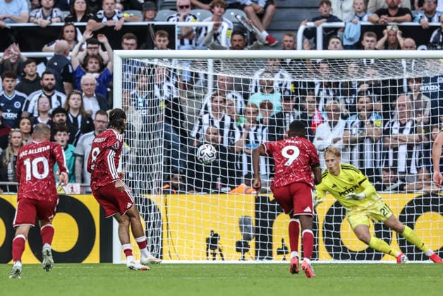 Newcastle United v Liverpool - Premier League 2026 27 Dominik Szoboszlai of Liverpool scores a penalty to make the score 2-2 during the Premier League match between Newcastle United and Liverpool at St. James s Park in Newcastle, United Kingdom, on August 23, 2026. Newcastle Tyne and Wear United Kingdom  Copyright: xNewsxImagesx originalFilename:cosgrove-premierl260823_npWyx.jpg