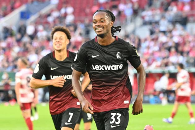 Jordy MAKENGO (FR) jubelt nach seinem Tor zum 1-4 mit Derry SCHERHANT (FR) Jubel, jubeln, Freude, cheers, Fussball DFB Pokal, 1. Hauptrunde, Fortuna Duesseldorf (D) - SC Freiburg (FR) 1-5 am 23.08.2026 in der Merkur Spiel Arena Duesseldorf Deutschland. DFL DFB regulations prohibit any use of photographs as image sequences and or quasi-video Â *** Jordy MAKENGO (FR) celebrates after scoring the 1-4 goal with Derry SCHERHANT (FR) – celebration, cheering, joy, cheers, soccer, DFB Cup, 1st round, Fortuna Düsseldorf vs. SC Freiburg 1–5 on August 23, 2026, at the Merkur Spiel Arena in Düsseldorf, Germany. DFL and DFB regulations prohibit any use of photographs as image sequences and or quasi-video.