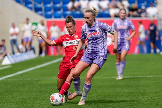 v.li.: Nicole Billa (VfB, 26), Vanessa Diehm (TSG, 6), Zweikampf, Spielszene, Duell, duel, tackle, tackling, Dynamik, Action, Aktion, 23.08.2026, Sinsheim (Deutschland), Fussball, Google Pixel Frauen-Bundesliga, TSG 1899 Hoffenheim - VfB Stuttgart, DFB DFL REGULATIONS PROHIBIT ANY USE OF PHOTOGRAPHS AS IMAGE SEQUENCES AND OR QUASI-VIDEO. *** v li Nicole Billa VfB, 26, Vanessa Diehm TSG, 6, tackle, game scene, duel, tackle, tackling, dynamics, action, 08 23 2026, Sinsheim, Germany, soccer, Google Pixel Women’s Bundesliga, TSG 1899 Hoffenheim vs. VfB Stuttgart, DFB and DFL regulations prohibit any use of photographs as image sequences and or quasi-video xozx