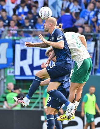 23.08.2026 - Fussball - Saison 2026 2027 - DFB Pokal Vereinspokal - 01. Runde: SpVgg Greuther Fürth ( Kleeblatt ) - VfL Bochum - Sportfoto Zink MeZi - xmexzix - regulations prohibit any use of photographs as image sequences and or quasi-video - Philipp Hofmann (33, VfL Bochum ) *** August 23, 2026 Soccer Season 2026–2027 DFB Cup Club Cup First Round SpVgg Greuther Fürth Kleeblatt vs. VfL Bochum Sports photo by Zink MeZi xmexzix; regulations prohibit any use of photographs as image sequences and or quasi-video. Philipp Hofmann 33, VfL Bochum