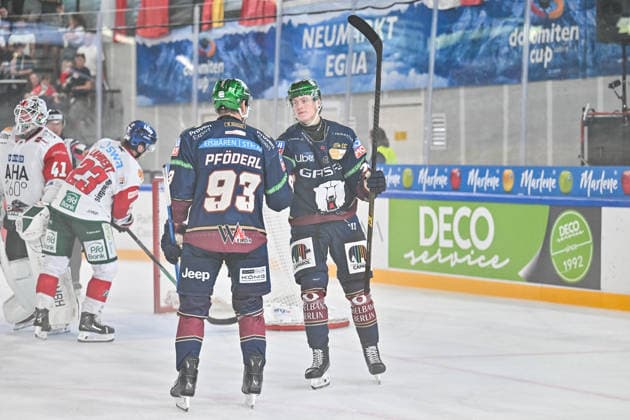 Dolomitencup 2026; Eisbären Berlin - Augsburger Panther; 23.08.2026 NEUMARKT, ITALY - 23. AUGUST: Jubel der Eisbären nach dem Treffer zum 6-0 durch Eric HÖRDLER (Eisbären Berlin 77) Tor Torschuetze Freude Happy während dem Testspiel zwischen den Eisbären Berlin und den Augsburger Panthern beim Dolomitencup in der Würth Arena Neumarkt *** Dolomites Cup 2026 Eisbären Berlin vs. Augsburger Panther August 23, 2026 NEUMARKT, ITALY August 23 The Eisbären celebrate after Eric HÖRDLER scores to make it 6–0 Eisbären Berlin 77 Goal Scorer Joy Happy during the exhibition game between the Eisbären Berlin and the Augsburger Panther at the Dolomiten Cup in the Würth Arena Neumarkt Copyright: xBEAUTIFULxSPORTS Goldbergx